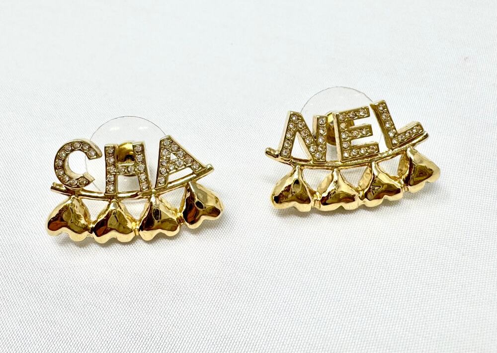 ✨🛍️ Chanel Gold and Crystal Heart Cha-Nel Logo Earrings Pierced